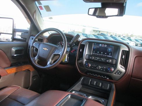 Used 2015 Chevrolet Silverado 3500 High Country w/ Duramax Plus Package image 26