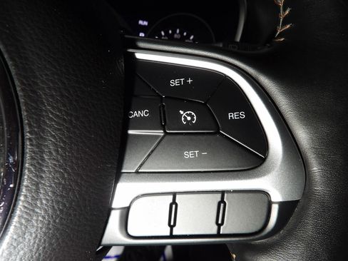 Used 2019 Jeep Compass Limited image 18