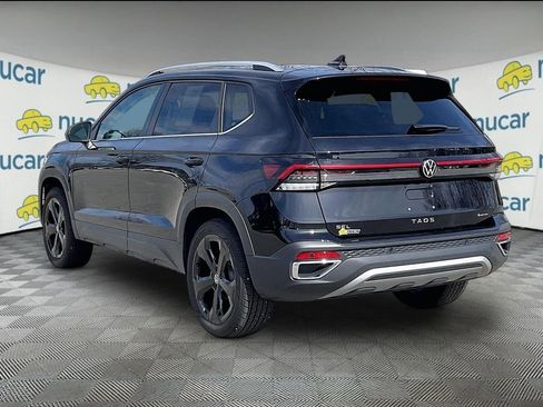 Used 2025 Volkswagen Taos SEL AWD/4WD image 4
