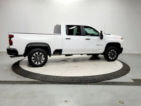 Used 2022 Chevrolet Silverado 2500 Custom image 8