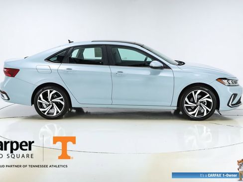Used 2025 Volkswagen Jetta SEL image 48