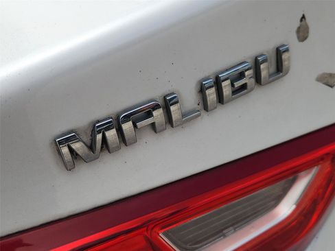 Used 2016 Chevrolet Malibu LT FWD image 31