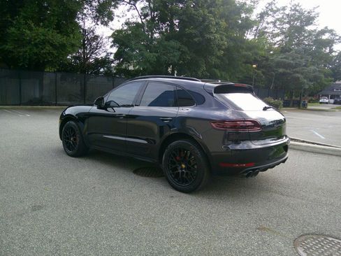 Used 2018 Porsche Macan Turbo image 39