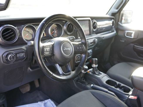 Used 2021 Jeep Gladiator Sport AWD/4WD image 9