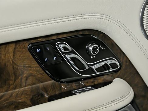 Used 2021 Land Rover Range Rover P525 Westminster Edition image 16
