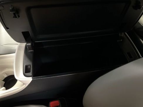 Used 2018 Toyota Prius Prime Premium image 28