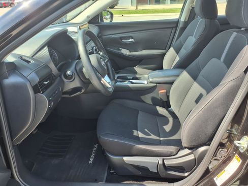 Used 2024 Nissan Sentra SV FWD image 11