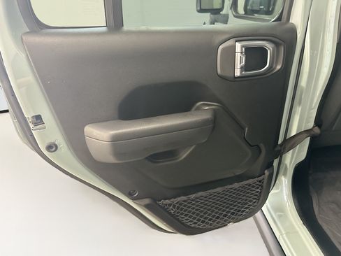 Used 2024 Jeep Wrangler Unlimited AWD/4WD image 26