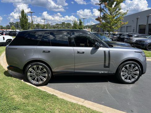 Used 2023 Land Rover Range Rover SE AWD/4WD image 7