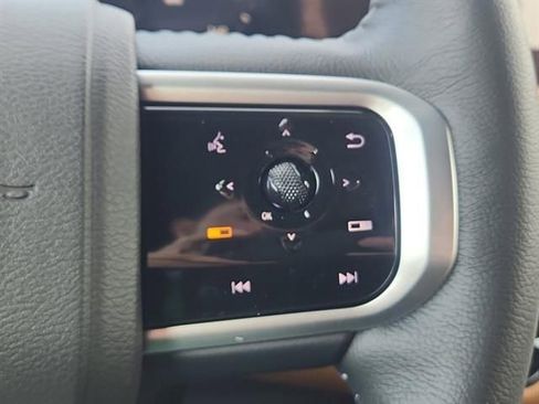 New 2025 Nissan Armada SL w/ Captain's Chari Seat Package image 17