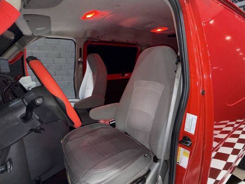 Used 2006 Ford E-350 and Econoline 350 Super Duty image 18