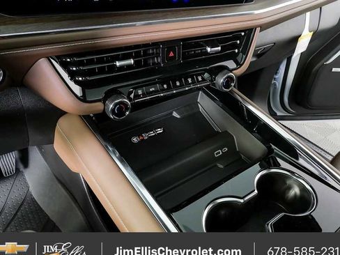 New 2026 Chevrolet Tahoe High Country AWD/4WD image 18