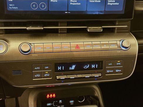 Used 2025 Hyundai Kona SEL image 23