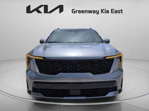 Certified 2025 Kia Sorento SX Prestige AWD/4WD image 10