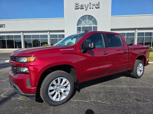 Used 2020 Chevrolet Silverado 1500 Custom w/ Custom Value Package AWD/4WD image 1