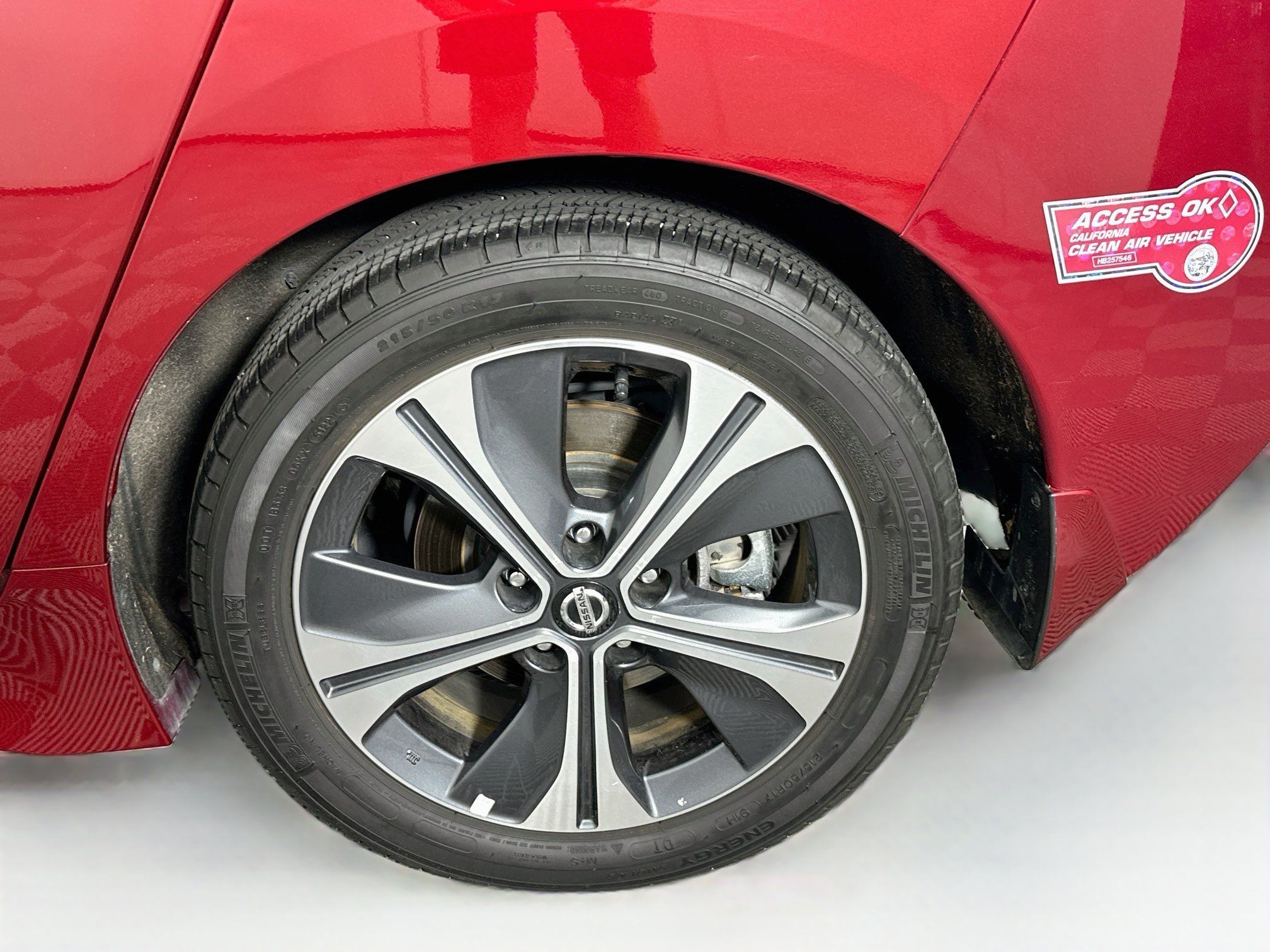 Used 2021 Nissan Leaf SV w/ SV Technology Package FWD image 11