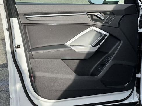 Used 2022 Audi Q3 2.0T Premium Plus image 14