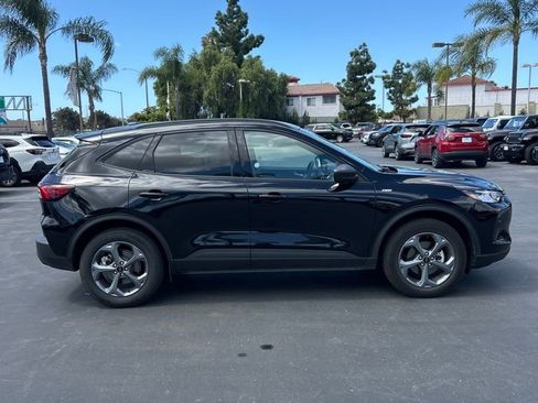 Used 2025 Ford Escape ST-Line AWD/4WD image 9