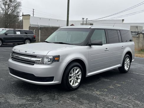 Used 2019 Ford Flex SE image 7