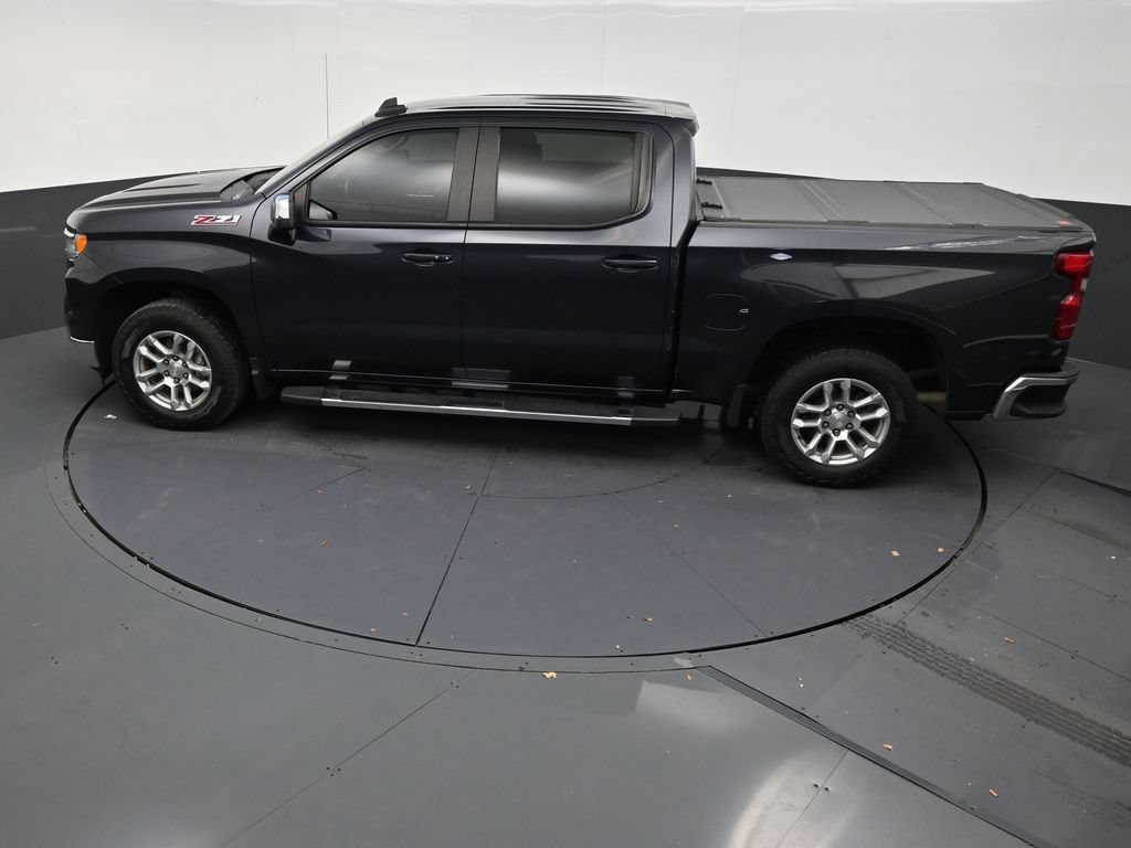 Used 2023 Chevrolet Silverado 1500 LT w/ Z71 Off-Road Package AWD/4WD image 13