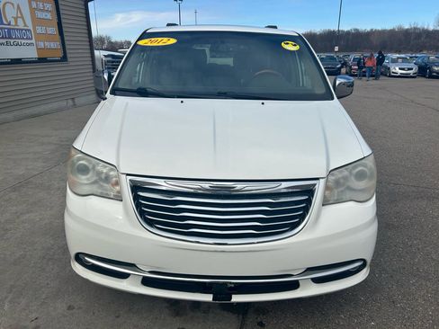 Used 2012 Chrysler Town & Country Limited w/ Luxury Group image 2