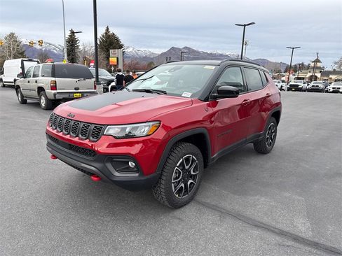 New 2026 Jeep Compass Trailhawk image 4