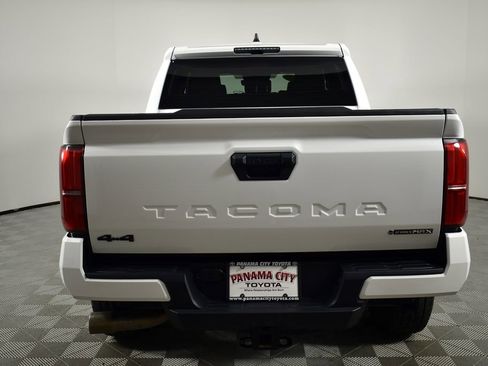 Used 2025 Toyota Tacoma TRD Off-Road image 6