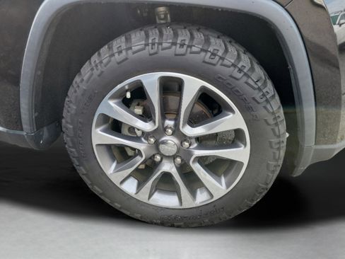 Used 2018 Jeep Grand Cherokee Limited RWD image 14