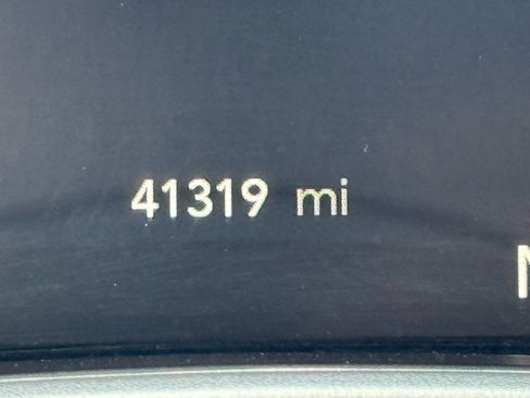 Used 2024 Chrysler Pacifica Touring-L image 27