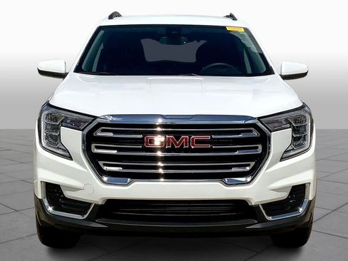 Used 2023 GMC Terrain SLE w/ Driver Convenience Package image 4
