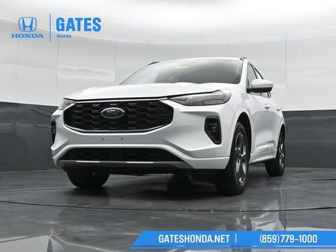 Used 2023 Ford Escape ST-Line Select AWD/4WD image 40