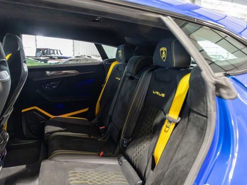 Used 2024 Lamborghini Urus Performante AWD/4WD image 48