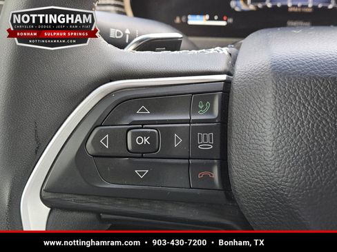 Used 2023 Jeep Grand Cherokee Altitude AWD/4WD image 20