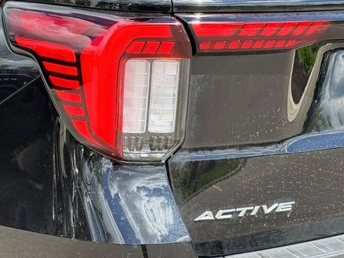 Used 2026 Ford Explorer Active w/ Active Comfort Package AWD/4WD image 9