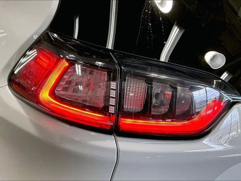 Used 2022 Jeep Cherokee Limited image 27