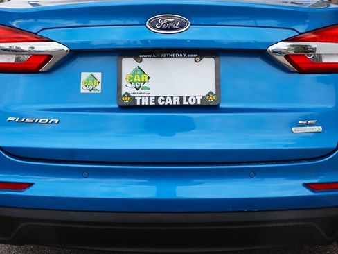 Used 2019 Ford Fusion SE FWD image 21
