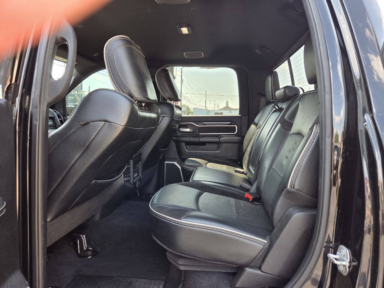 Used 2019 RAM 2500 Laramie w/ Night Edition AWD/4WD image 14