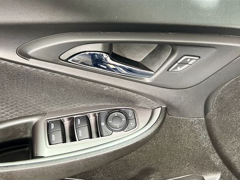 Used 2023 Chevrolet Malibu LT image 16