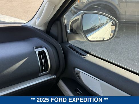 New 2025 Ford Expedition Active image 24