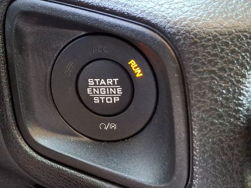 Certified 2025 Jeep Wrangler Unlimited Sport AWD/4WD image 23