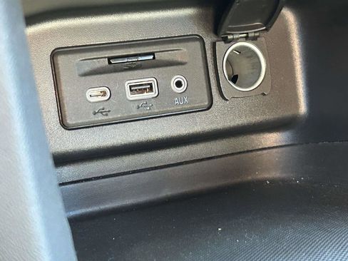 Used 2022 Chevrolet Equinox RS w/ RS Leather Package image 27