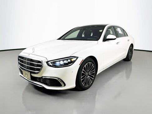 Used 2022 Mercedes-Benz S 580 4MATIC Sedan image 3