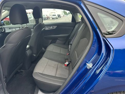Used 2022 Kia Forte LXS w/ LXS Technology Package FWD image 12