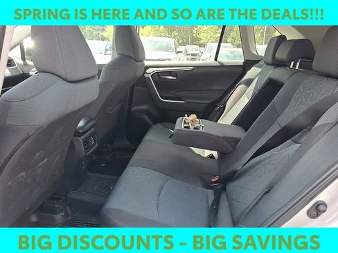 Used 2025 Toyota RAV4 XLE w/ Convenience Package image 10
