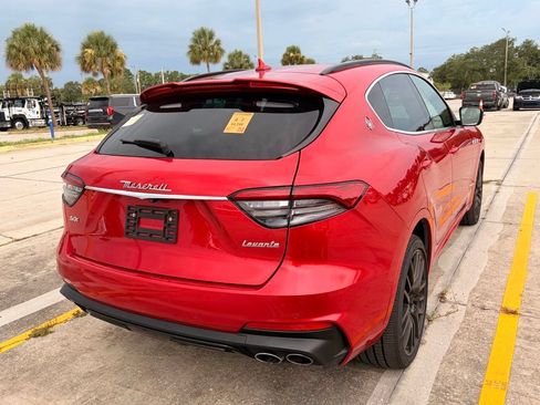 Used 2021 Maserati Levante S GranSport AWD/4WD image 5