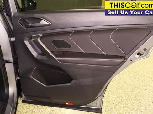 Used 2024 Volkswagen Tiguan SE image 38