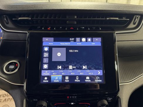 Used 2023 Jeep Grand Cherokee L Laredo image 17