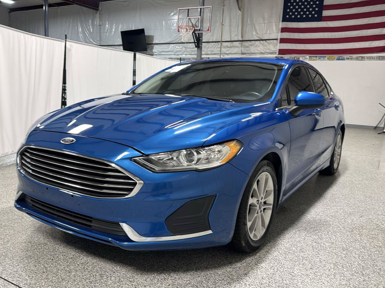 Used 2020 Ford Fusion SE FWD image 4