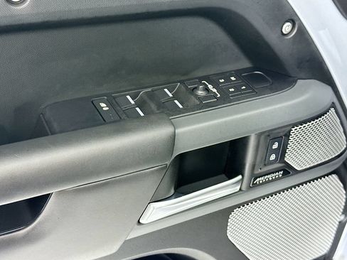 Used 2023 Land Rover Defender 130 X-Dynamic SE AWD/4WD image 24