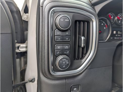 Used 2020 Chevrolet Silverado 2500 LTZ image 19